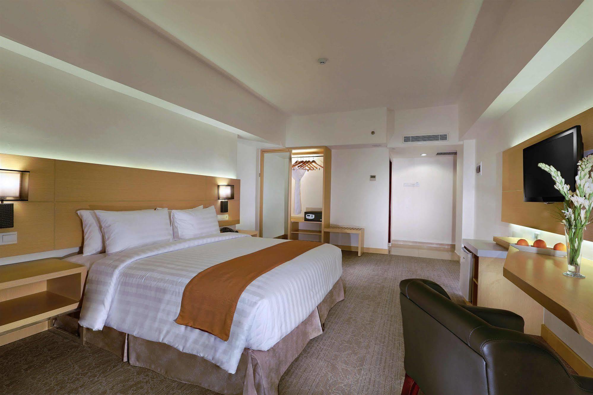 סמאראנג Golden City Hotel And Convention Center - Chse Certified מראה חיצוני תמונה