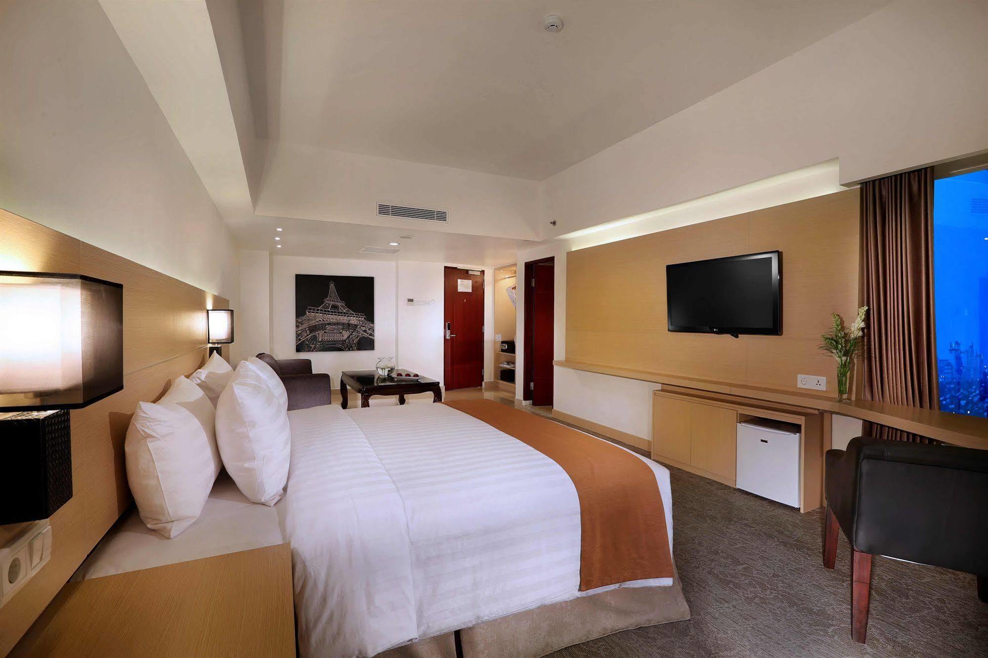 סמאראנג Golden City Hotel And Convention Center - Chse Certified מראה חיצוני תמונה